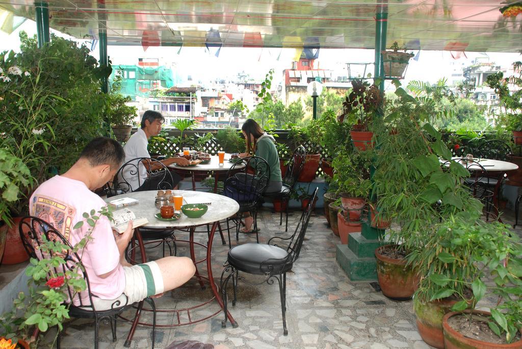 Hotel Travelers Home Kathmandu Exteriör bild